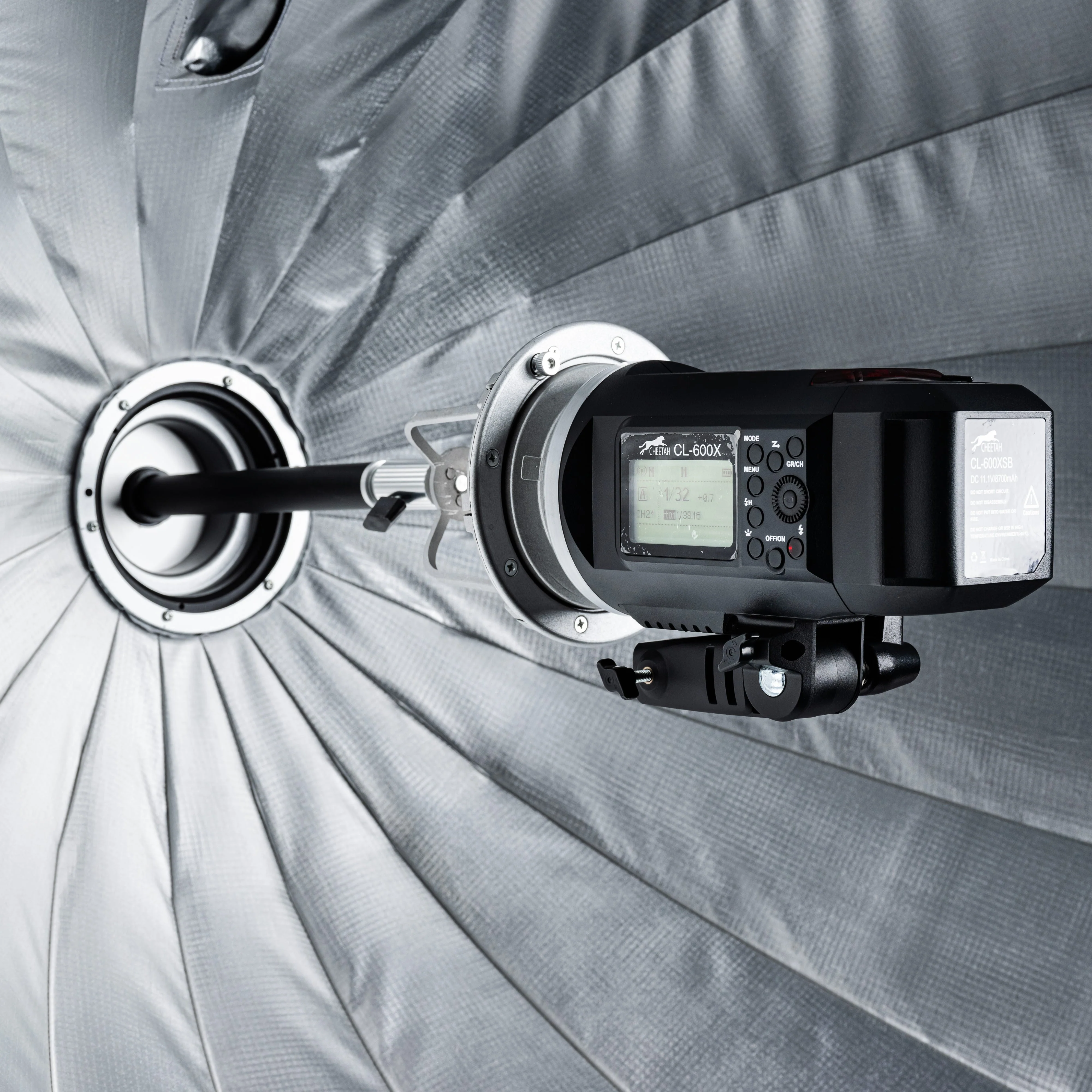 Cheetah Stand QPB-48 with Focusing System Softbox - Image 34
